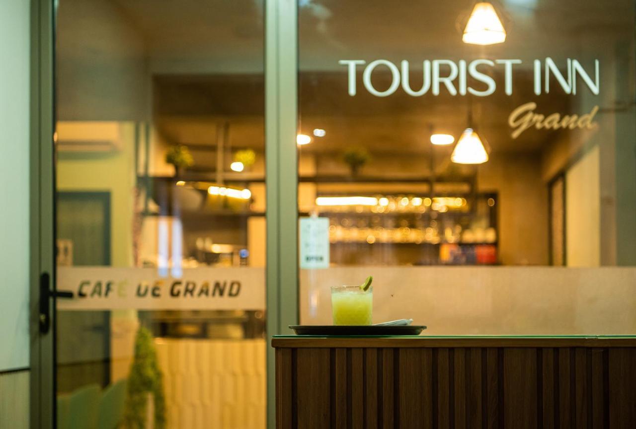 Tourist Inn Grand Male Exteriér fotografie